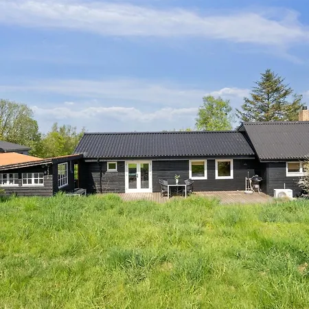 Soelvy - 300m From The Sea By Interhome Borkop