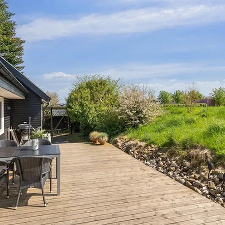 Semesterbostad Soelvy - 300m From The Sea By Interhome